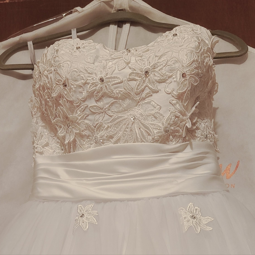 Moonlight Bridal Style T414 - Picture 4 of 8